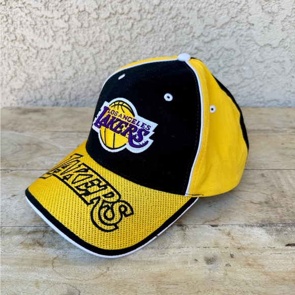 Vtg Los Angeles Lakers Hat Embroidered NBA Certified Yellow/black unisex